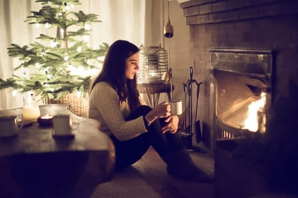 Pourquoi les gens aiment-ils installer une cheminée ?  Ce passe-temps est déjà inscrit dans les gènes